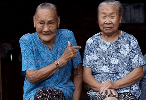 中国老太太的传奇人生故事，跨越时代，见证变迁，传承智慧