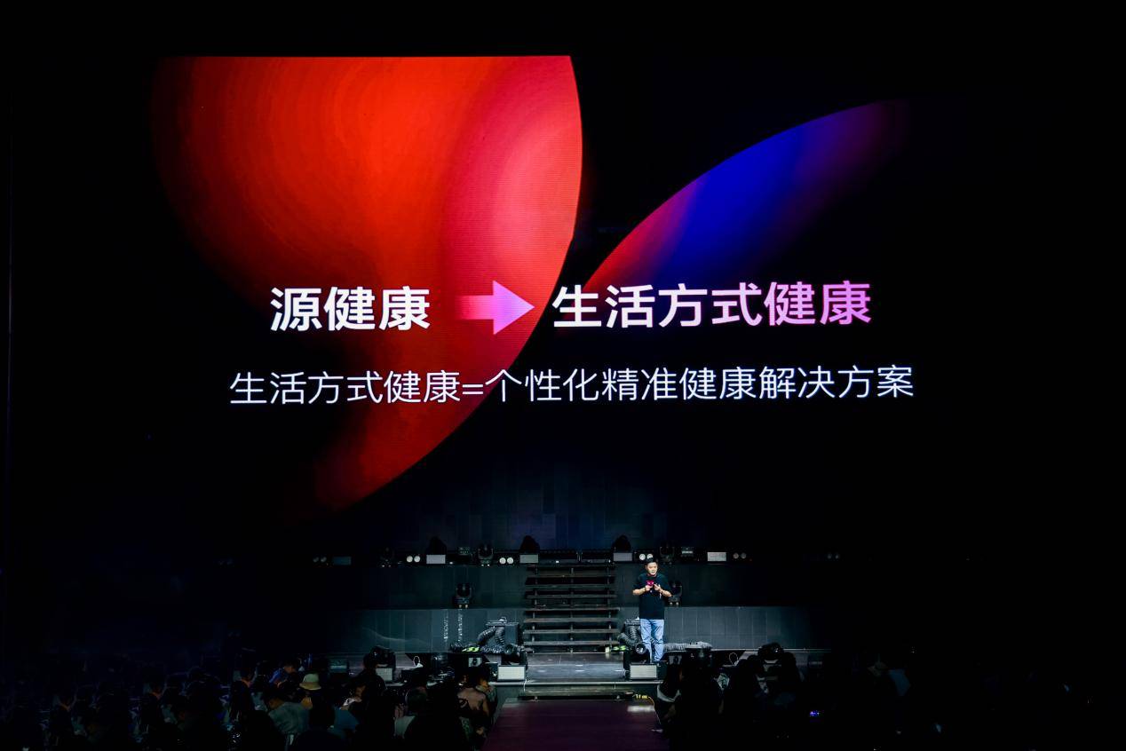 亚洲老年女人拳交浜挑战传统展现独特魅力，探索健康生活，传递正能量