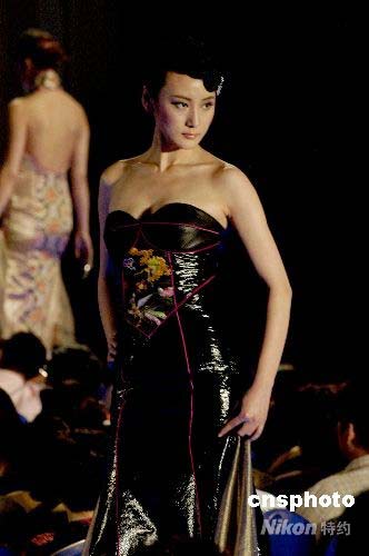 熟女丝袜脚浜诱惑写真，极致魅惑展现，成熟女性足部风情大片