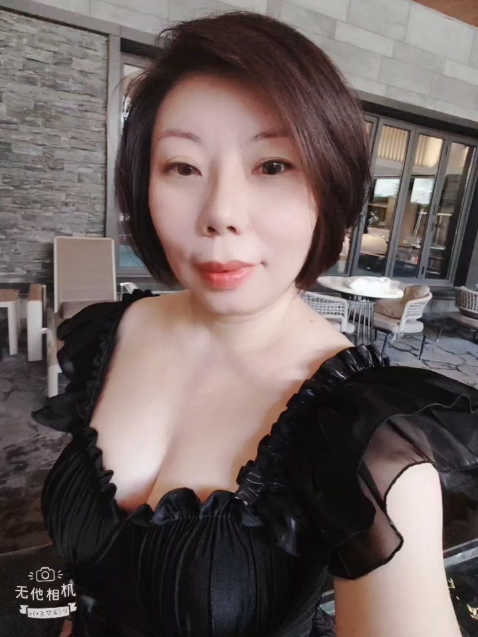 2.性感老阿姨的优雅生活，精致穿搭，自信态度