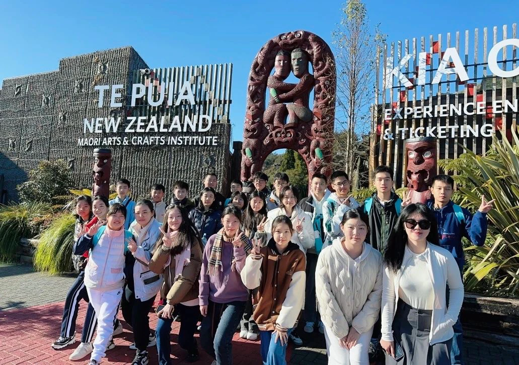 欧美另类女人独特魅力绽放自由灵魂绽放不羁风采，探索多元文化，展现自信光芒