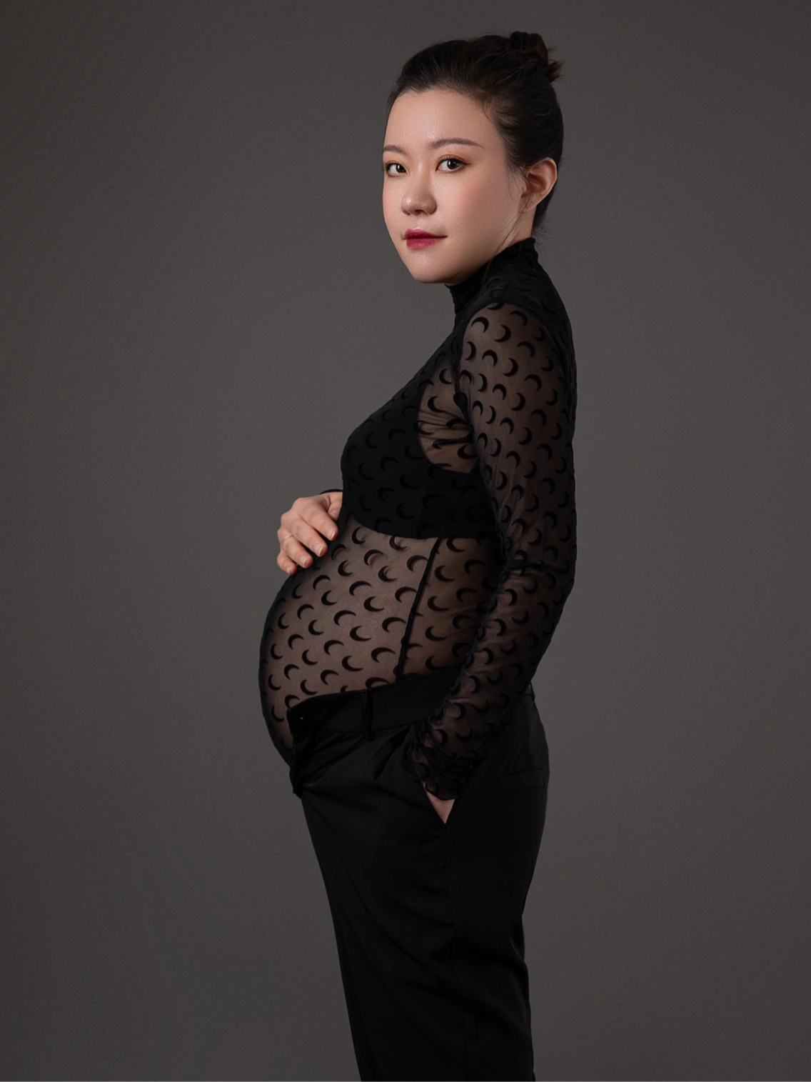 丰满孕妇孕交99毛片展现全部孕妇独特魅力，孕期性感风采，真实记录孕妈之美