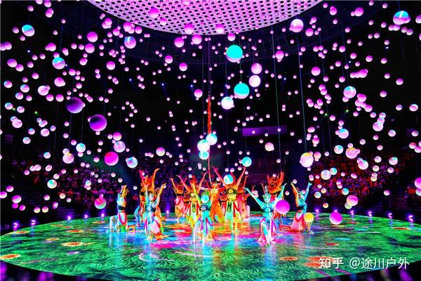 四五色播绽放多彩世界，探索视觉艺术，感受缤纷魅力