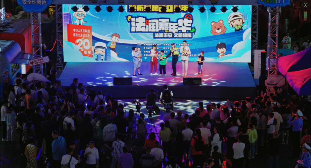 国产多人搡BBBB槡BBBB浜游戏上线,全新玩法引爆热潮,快来体验刺激对战 国产多人搡BBBB槡BBBB浜游戏上线,全新玩法引爆热潮,快来体验刺激对战