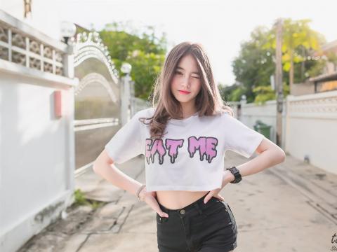 东方AV午夜精品震撼上线，独家高清内容，深夜福利等你来探索
