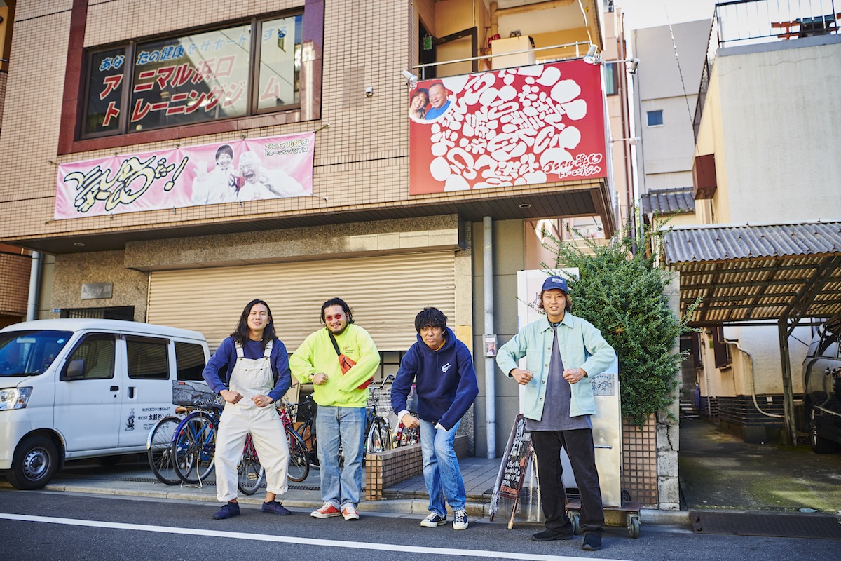 外国浜17·3做爰A片激情片段，欧美热辣镜头精选，深夜独享私藏推荐