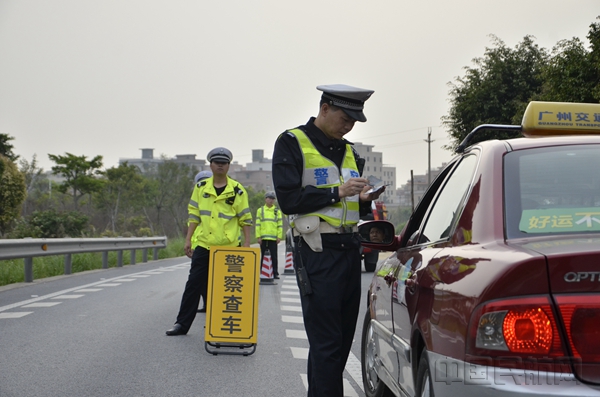 女卖婬一级A片浜引发热议，警方严厉打击违法行为，网络平台加强内容监管