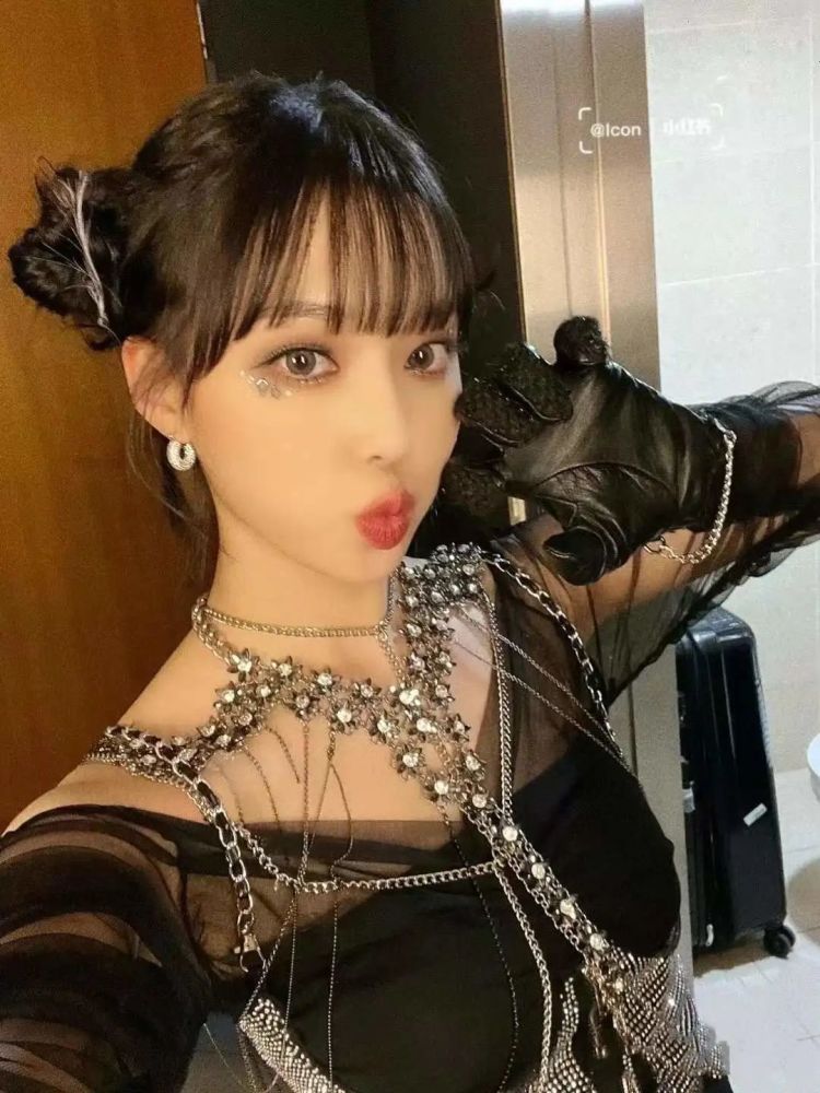 林志玲A片卖婬女2引发热议，网友热议不断，争议持续升级