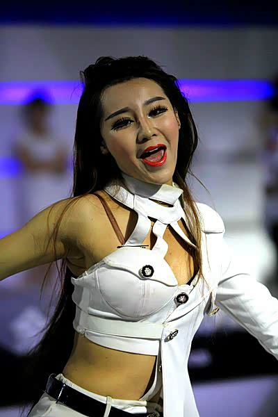 中国少妇性大片免费观看，高清无码激情演绎，独家资源在线畅享