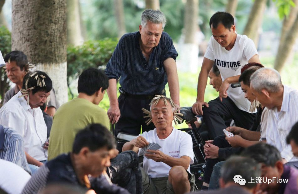 中国老头群交现象揭秘，社会伦理与法律探讨，老年群体性行为研究