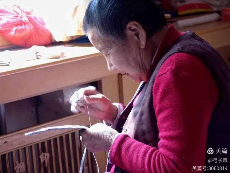 1.妈妈的绣感温暖了岁月时光