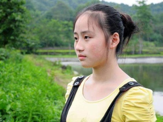 初中小女孩在线观看免费资源，高清流畅无广告，轻松追剧不卡顿
