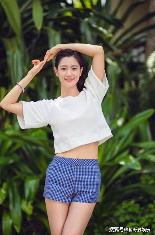 91精品人妻丰满熟妇魅力绽放，优雅风情，尽显成熟女性韵味
