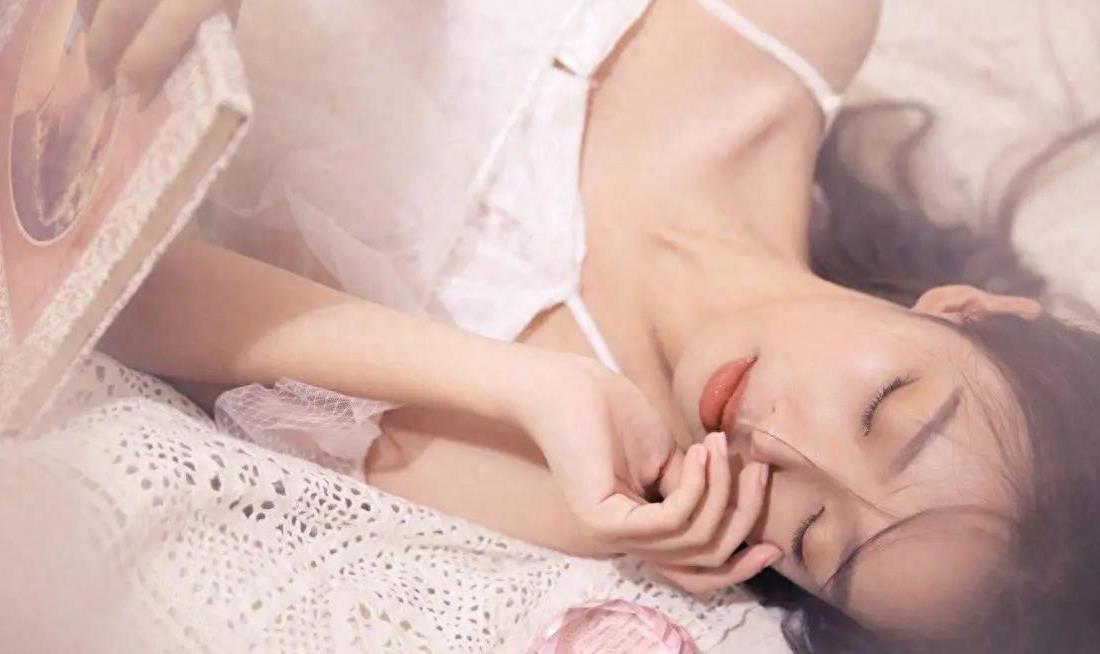 白丝足交The Porn极致享受，撩人技巧，沉浸式快感探索