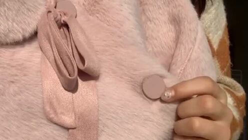 粉嫩馒头学生一线天穿搭指南，甜美少女必备单品，校园风搭配技巧分享