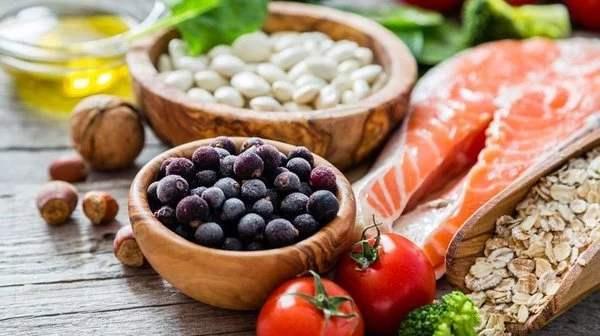 怀孕1300部孕妇必备营养指南，孕期饮食全攻略，助你健康孕育宝宝