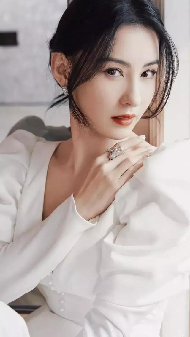 多情少妇多水柔情似火,娇艳欲滴,撩人心弦 多情少妇多水柔情似火,娇艳欲滴,撩人心弦