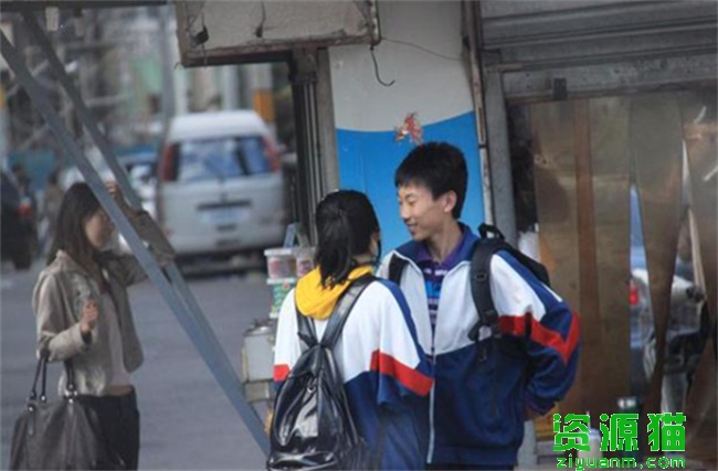 早恋危害大初中生切勿尝试早熟行为