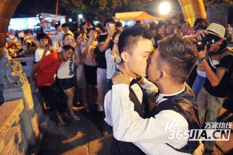 ChineseGayFuckXXXHD浜激情视频，高清画质，男同热辣场面，独家内容震撼上线