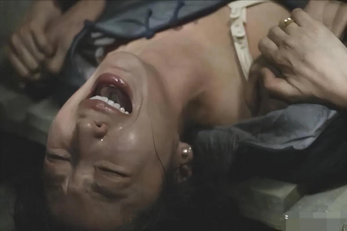 被处破女痛哭A片免费观看震撼，揭露背后真相，引发社会深度思考