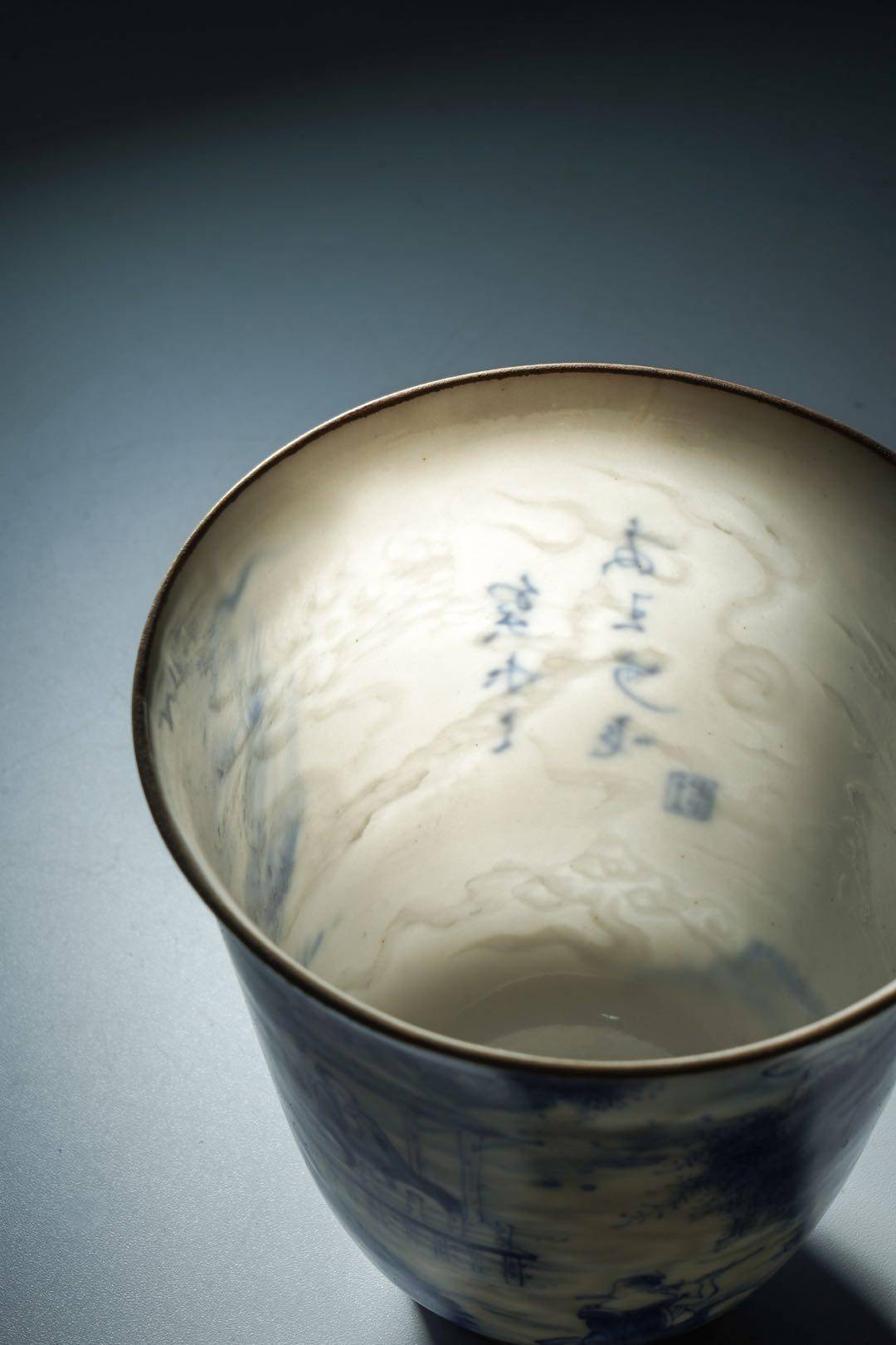丰满多水的寡妇独居生活，揭秘她的情感世界，探索背后动人故事
