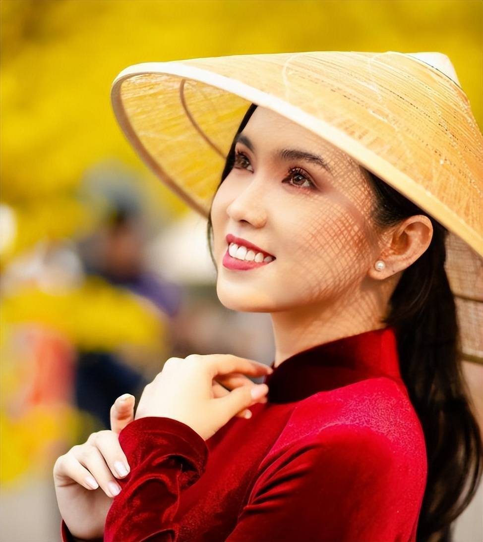 中国熟妇与越南浜风情碰撞，探索跨文化魅力，BBBB揭秘独特女性故事