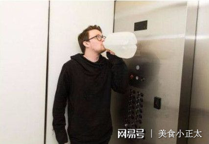 90岁老大娶一级毛片引发热议，背后故事令人唏嘘，网友直呼不可思议