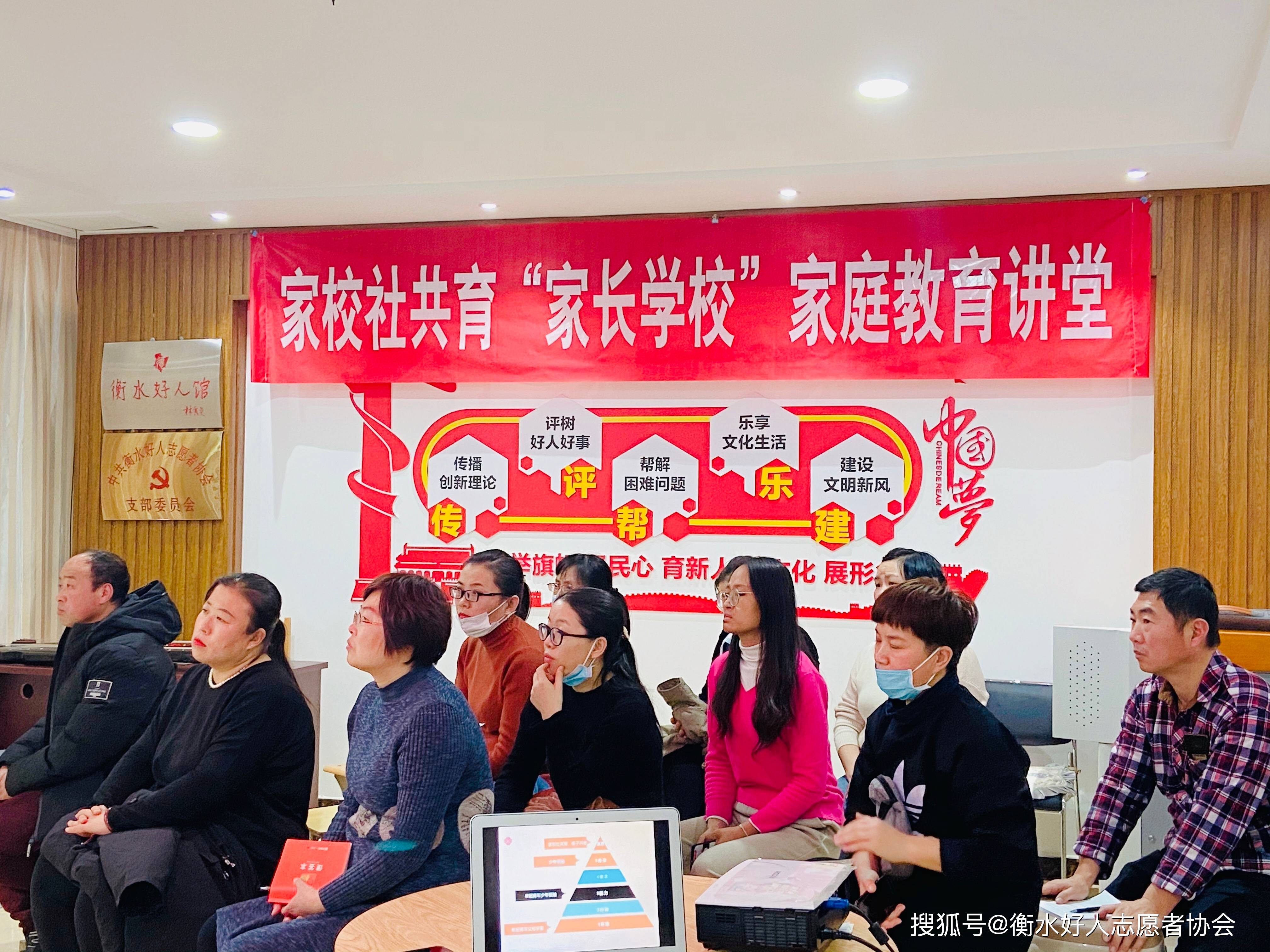 女学生援交不戴套引发热议，安全警示需重视，家长学校应加强教育