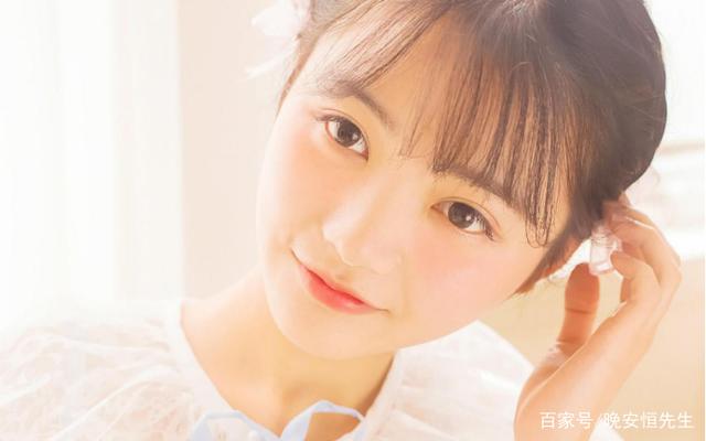 中国精品人妻久久久魅力绽放，温柔贤惠惹人怜，幸福家庭守护者