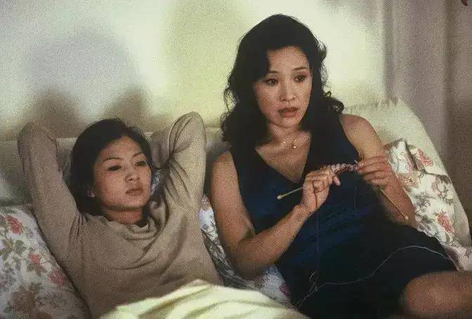 中国老女人毛片引发热议，探讨老年女性性需求，社会观念需更新