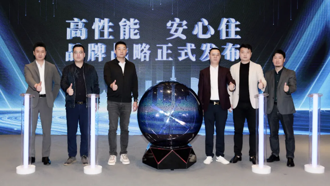 亚洲国产第一页引领潮流，创新设计，卓越品质，打造行业标杆