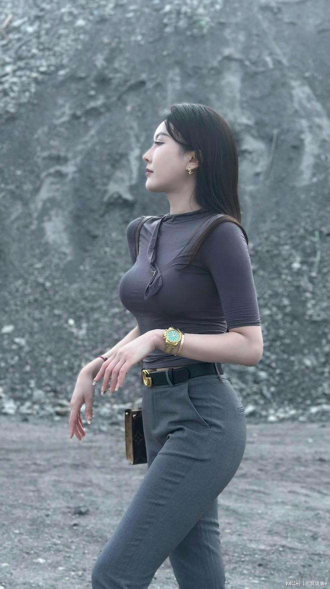 2.日韩精品少妇无码高清写真，绝美身材，极致诱惑，私房珍藏
