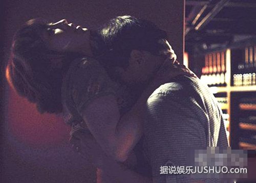 做爰猛烈叫床揉捏奶的激情瞬间，深夜放纵体验，火热缠绵不停歇