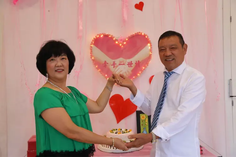男女一起努力生孩子原声视频见证幸福时刻，夫妻同心共创生命奇迹，温馨记录孕育全过程