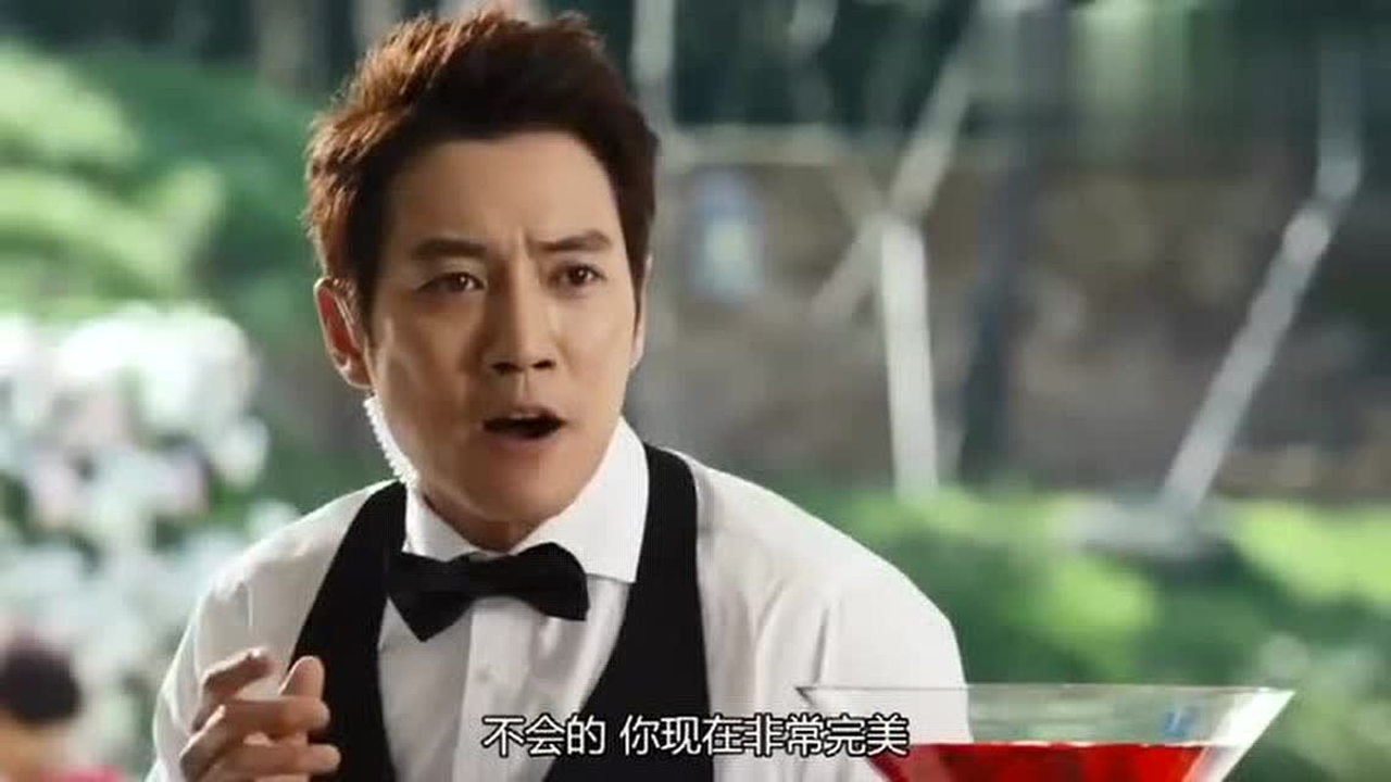 巴面熟女BBwHD浜的丰满魅力与时尚穿搭，展现自信风采，吸引众人目光