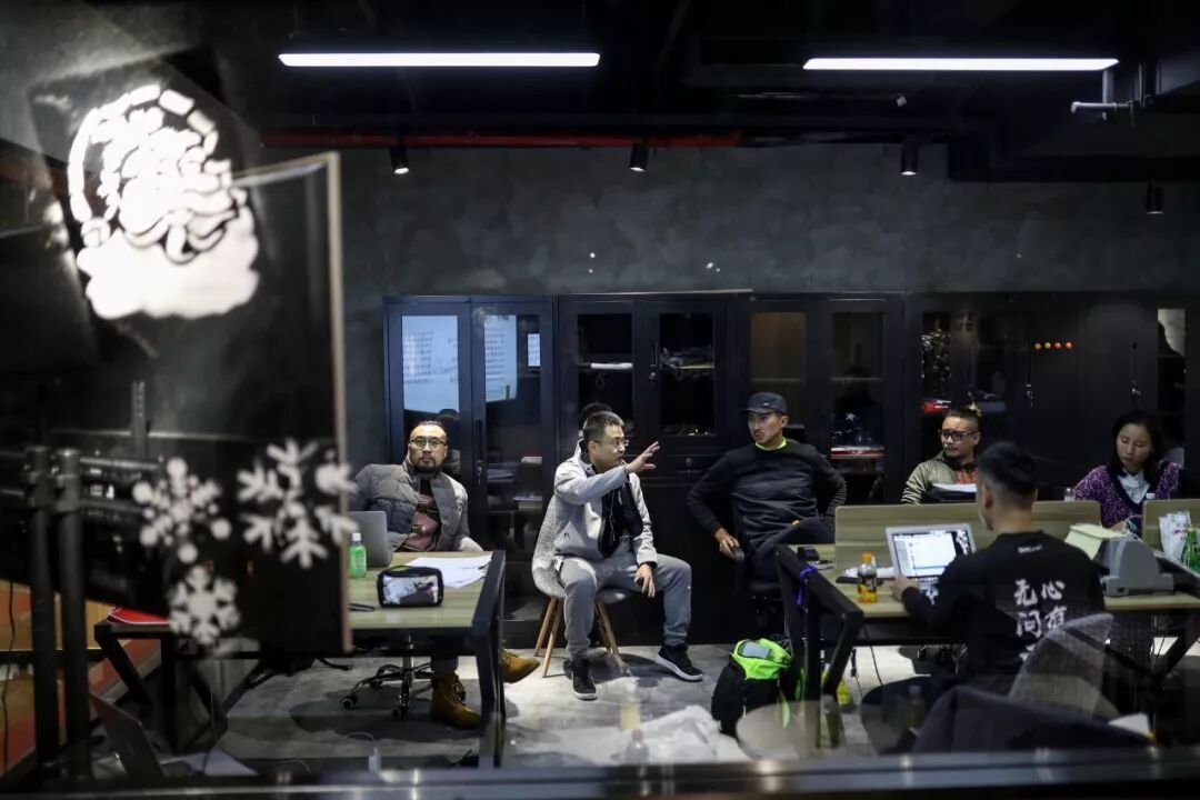 关之琳三级做爰电影片段回顾，经典镜头解析，幕后故事揭秘