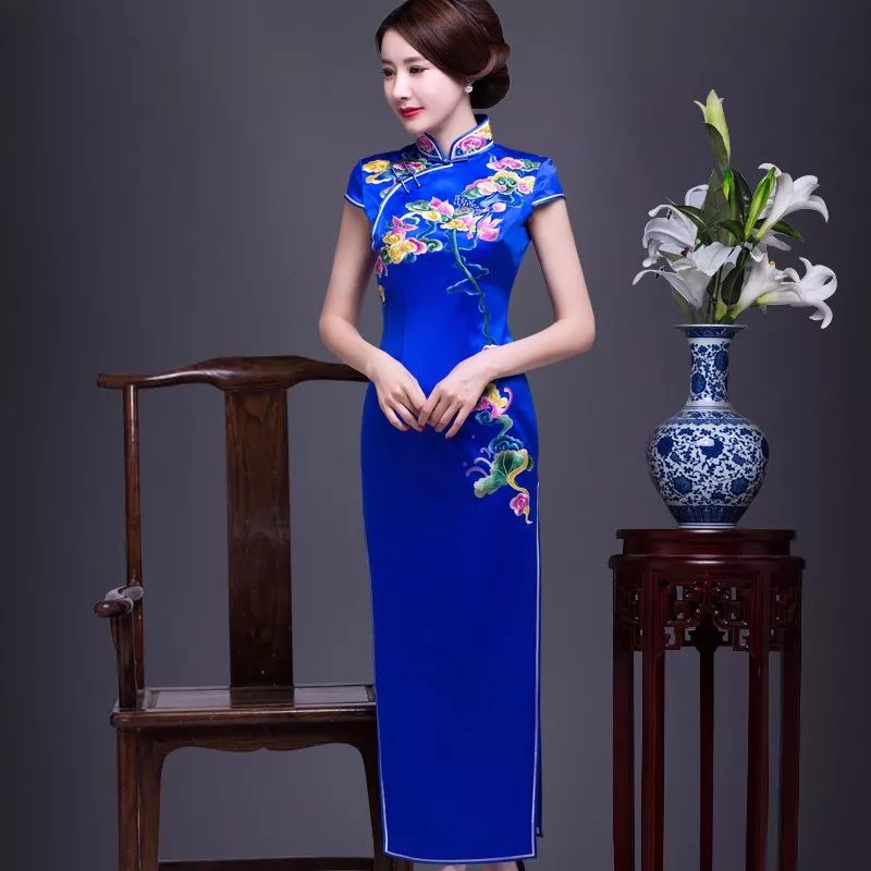 老熟女老肥婆BBW的丰满魅力与自信风采，展现成熟女性独特韵味，优雅从容不惧岁月