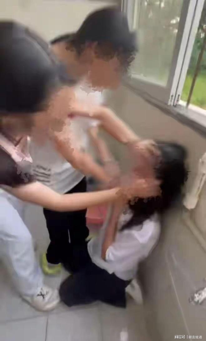 2.女初中生被操逼事件曝光，家长愤怒，学校回应，网友热议*