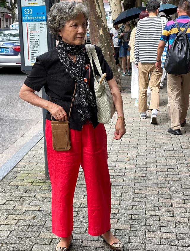 老太太搜索结果熟女揭示熟女魅力，探索老太太时尚穿搭，展现成熟女性独特风采