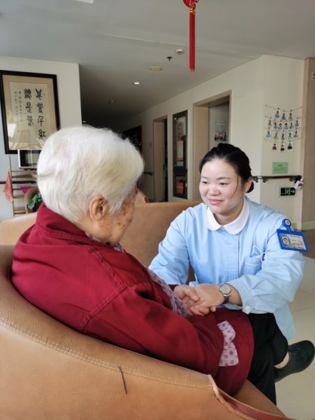 日本老人健康长寿秘诀，晚年幸福生活指南，养老护理经验分享