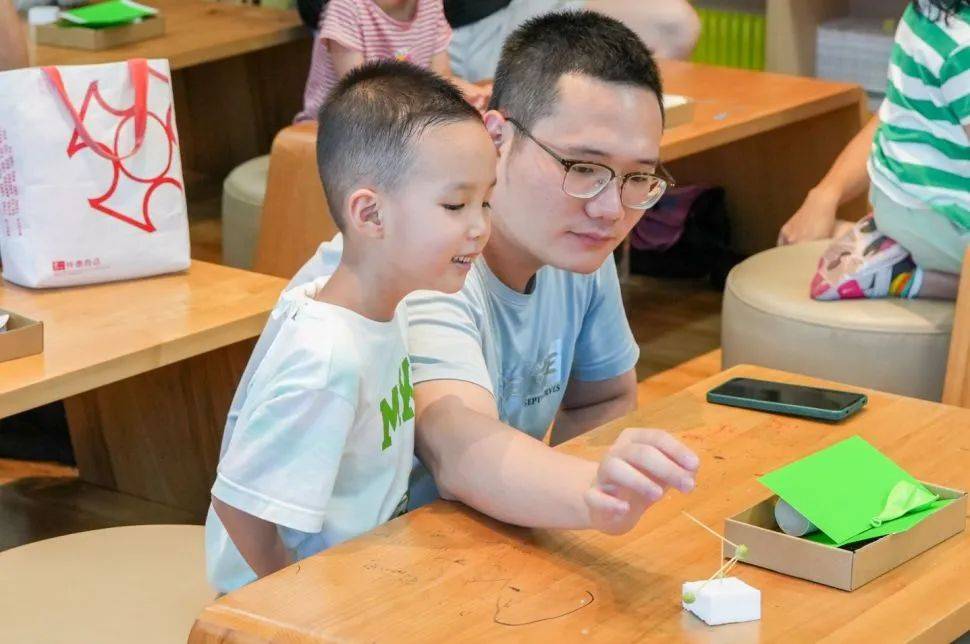 法国色情教室做爰3的激情教学与隐秘诱惑，探索欲望课堂，揭秘情色教育