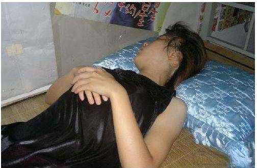 1.丰满女邻居与老太婆的激情A片