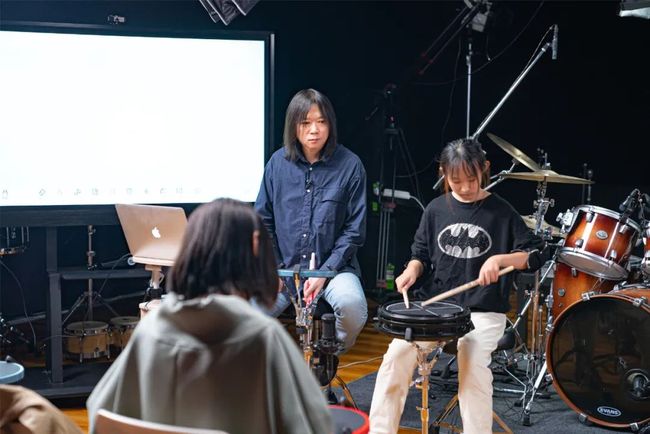 2.男女做爰真人视频直播，真实互动，高清画质，独家内容等你来