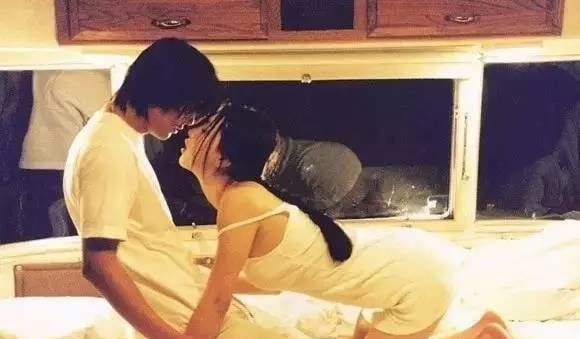 1.男女生干逼视频真实拍摄过程揭秘