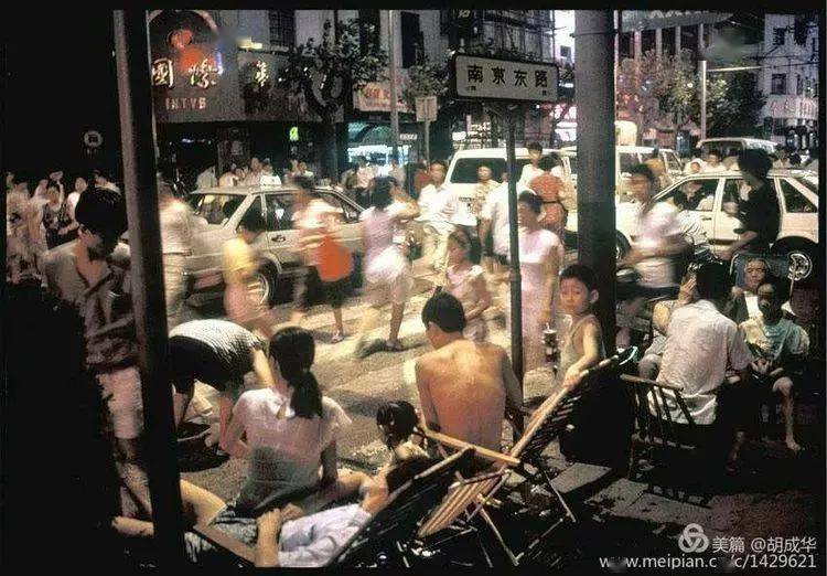 1.乱丰满的岳伦浜传奇人生故事