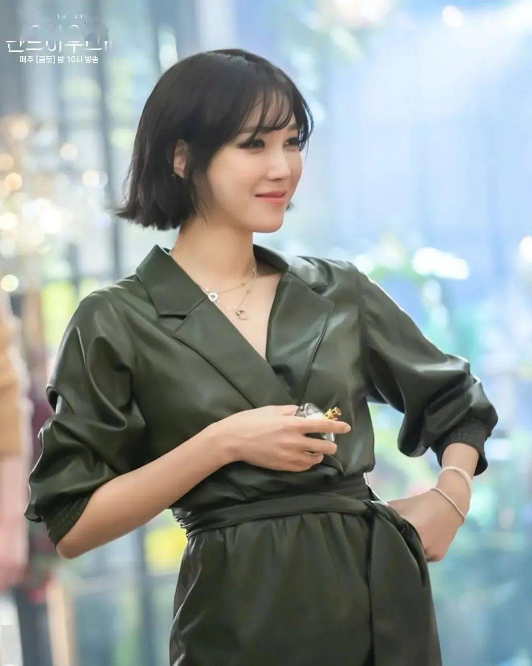巨乳人妻剧集热播中，扣人心弦剧情，引爆观众热议狂潮