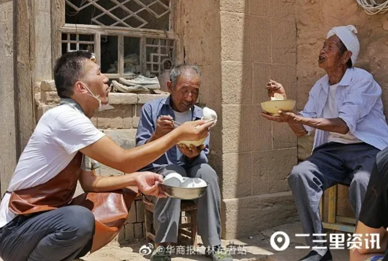 七十路人祖母与六十路人祖母的年龄差异，谁更显年轻，生活态度大不同