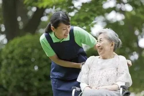 70岁老太分享70年性行为经验，健康长寿秘诀，晚年幸福生活指南