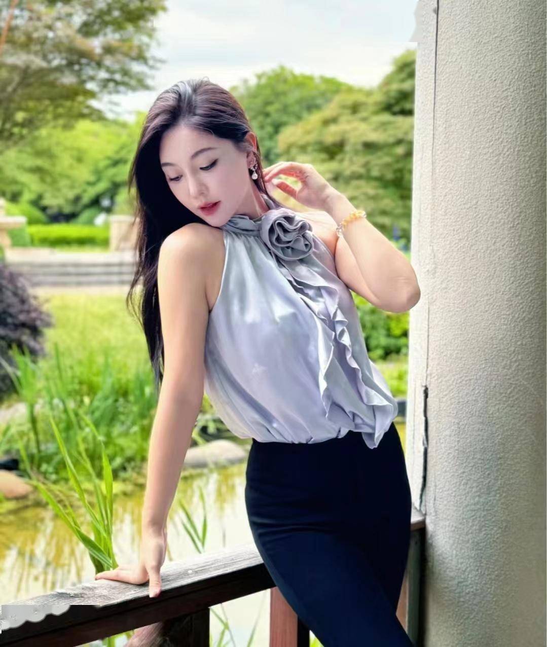 2.熟妇女人妻97p人妻少妇魅力无限，成熟韵味，性感撩人，尽显女人风采
