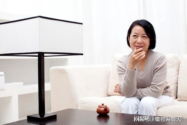 亚洲熟妇乱子伦毛片揭秘，中年女性情感纠葛，家庭伦理背后的欲望与挣扎